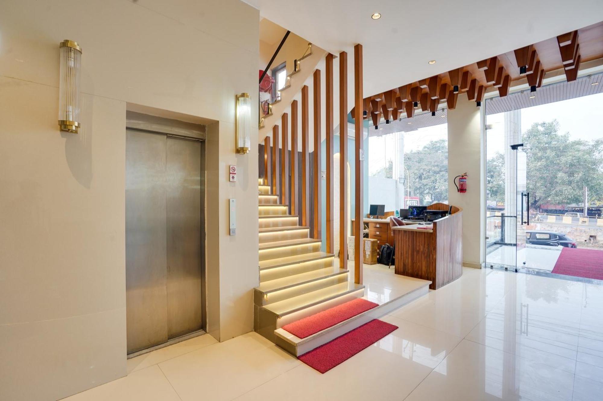 Townhouse Amanaka Formerly Hotel City Pride Rāipur 외부 사진
