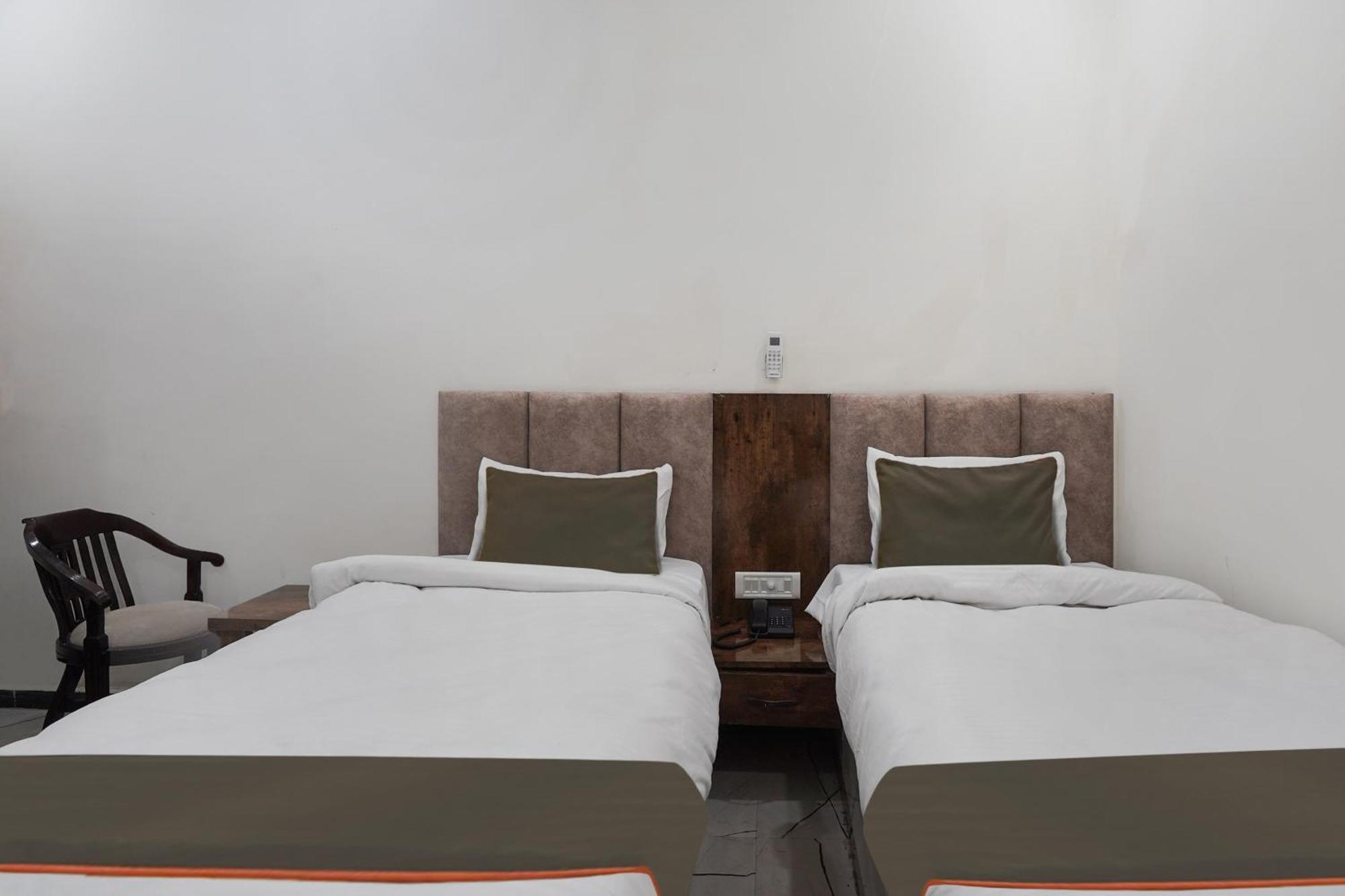Townhouse Amanaka Formerly Hotel City Pride Rāipur 외부 사진